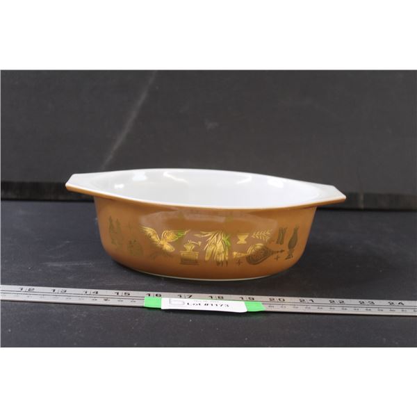 PYREX Early American Dish - 10" x 7" x 3"