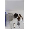 Image 3 : (16) Short Plastic Wine Glasses, (8) Kitchen Steak Knives, Misc.