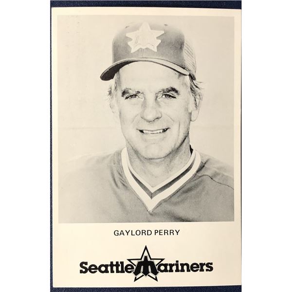 1982 GAYLORD PERRY (HOF) POSTCARD