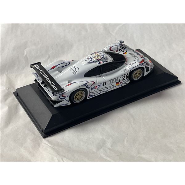 1:43 Scale - 1998 Porsche 911 Gt1 Le Mans #25 - Minichamps Die Cast