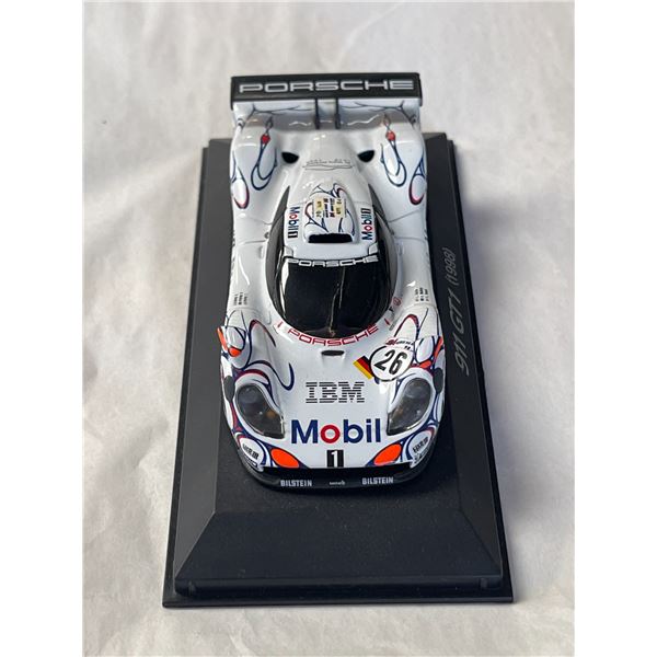 1:43 Scale - 1998 Porsche 911 Gt1 Le Mans #25 - Minichamps Die Cast