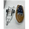 Image 2 : 2 Pc - 1:43 Scale - 1955 Brk71 Speedboat W/ Trailer & 1953 American Caravan Airstream (#53) - Brookl
