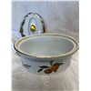 Image 2 : Vintage Royal Worcester "Evesham" Porcelain Lidded Dish