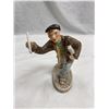 Image 1 : Vintage Porcelain Wedgwood Paper Boy Figurine