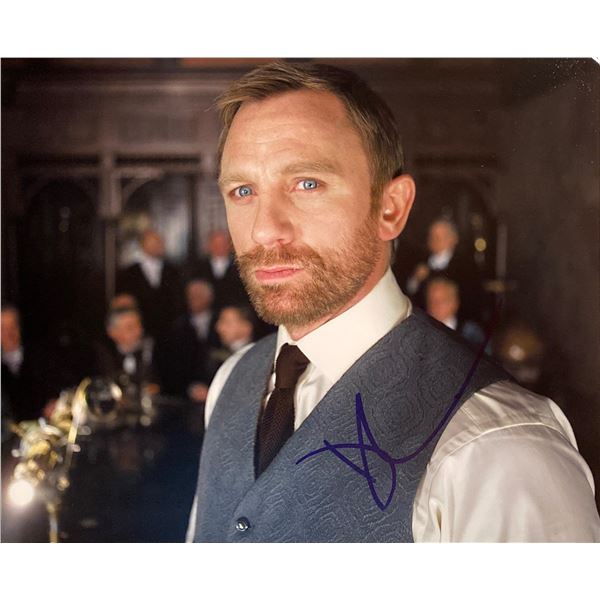 Daniel Craig signed "The Golden Compass" movie photo. GFA Authenticated