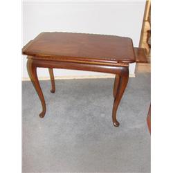 Occasional table-pull outs on both sides