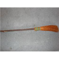 Decorator straw broom