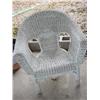 Image 1 : White wicker chair