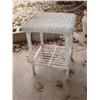 Image 1 : White wicker table