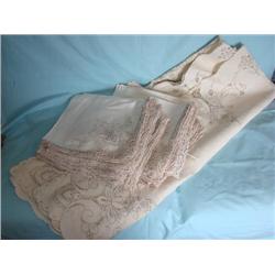 Irish (1940's) tablecloth w/24 napkins