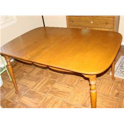 Ethan Allen solid wood table w/2 leaves