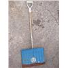 Image 1 : Snow shovel