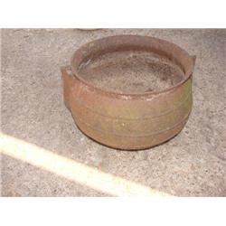Cast iron pot