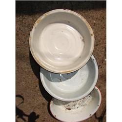3 enamel wash bowls