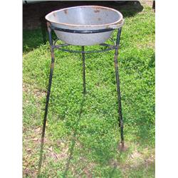 Cast iron stand w/wash bowl