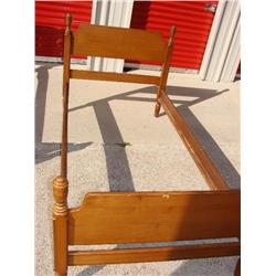 Single bed w/rails