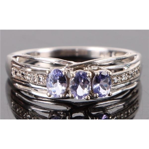 10K WHITE GOLD DIAMOND TANZANITE LADIES RING