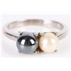 Image 1 : 10K WHITE GOLD WHITE PEARL LADIES RING
