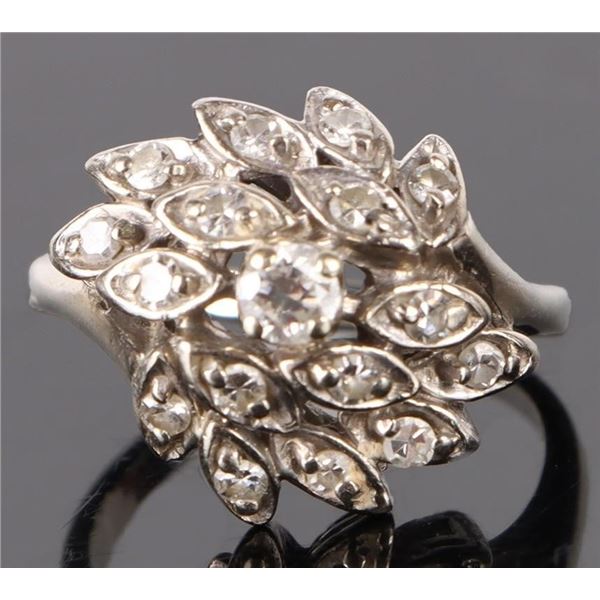 14K WHITE GOLD DIAMOND CLUSTER LADIES RING