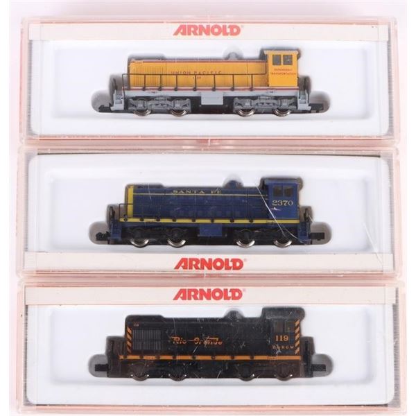 ARNOLD N SCALE M1:160 RAILROAD MODELS - (3)