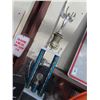 Image 2 : 8' Trophies - 2