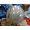 Image 2 : Autographed Baseball w/Showcase