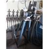 Image 2 : Delta Pedestal Grinder w/Light