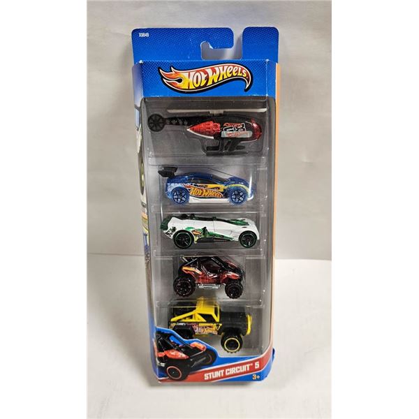 NIB HOTWHEELS 5PK; STUNT CIRCUIT 5- HW STUNT