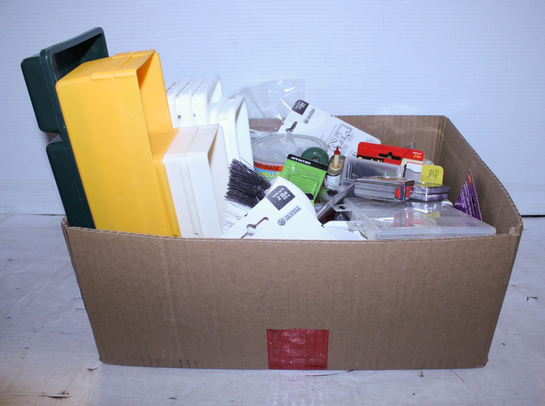 Tray Random BOX RANDOM GARAGE STUFF & STORAGE TRAYS - ESTATE