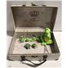 Image 1 : 7 CUTE FROGS IN A PARIS CASE