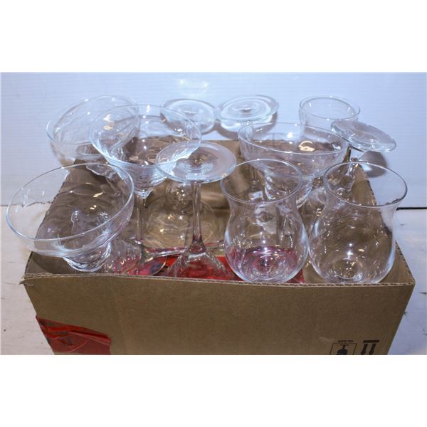 12 MARTINI /MARGARITA /HURRICANE GLASSES - ESTATE