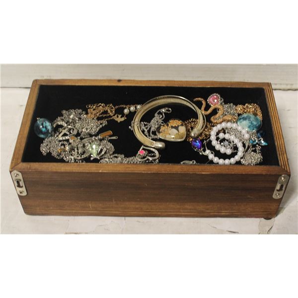 BOX WITH VARIOUS COSTUME JEWELRY