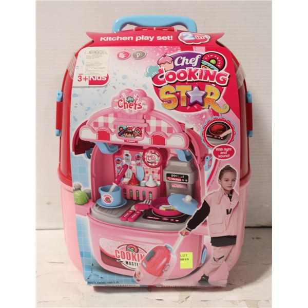 CHEF COOKING STAR KITCHEN PLAYSET - AGES 3+