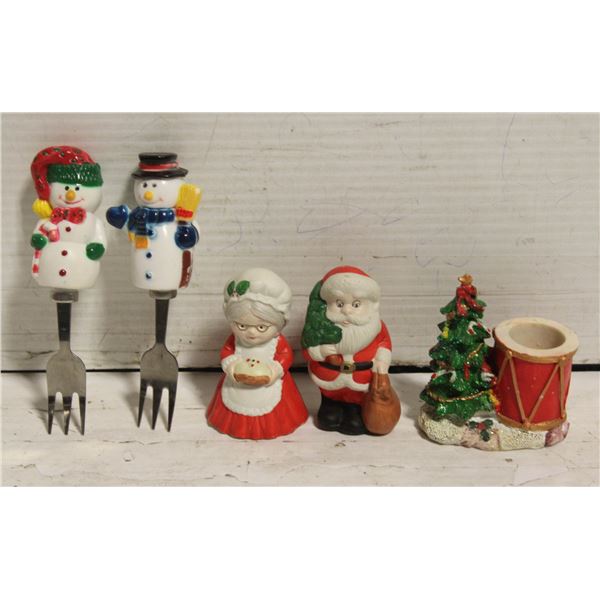 XMAS TABLE SET, MR+MRS CLAUSE SALT+PEPPER