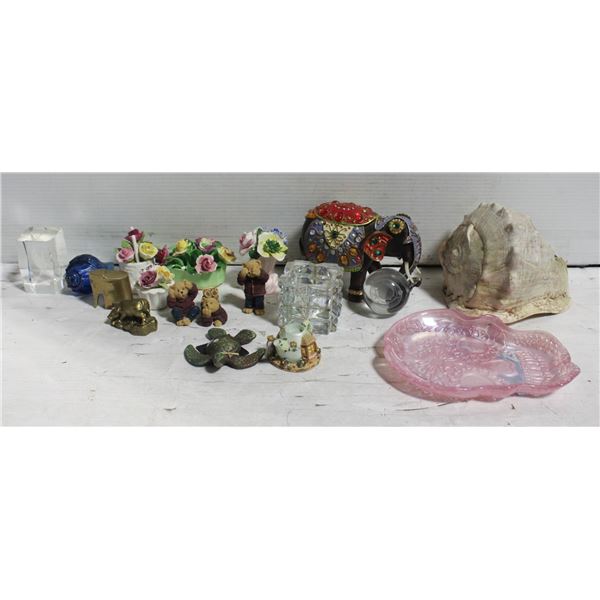 ASSORTED DECORATION LOT