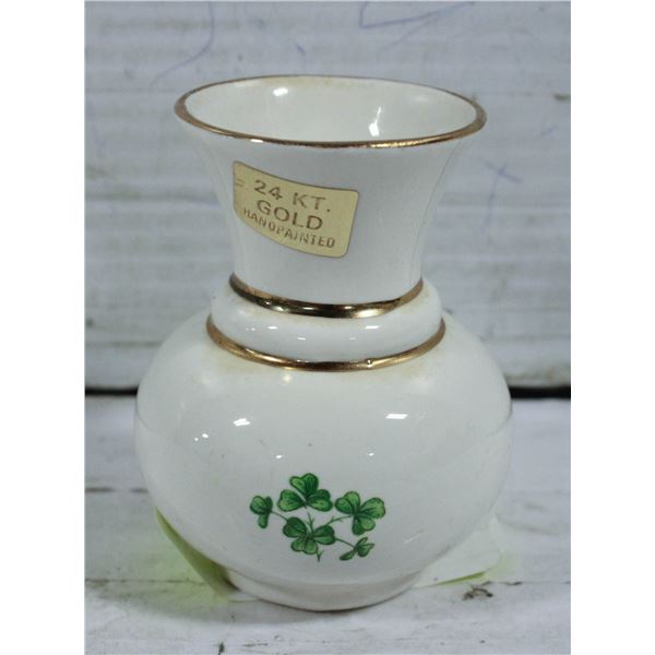 CARRINGCRAFT IRISH COUNTY CORK VASE