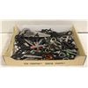 Image 1 : LOT OF 50 PROFESSIONAL HAIR CUTTING SCISSORS INCL