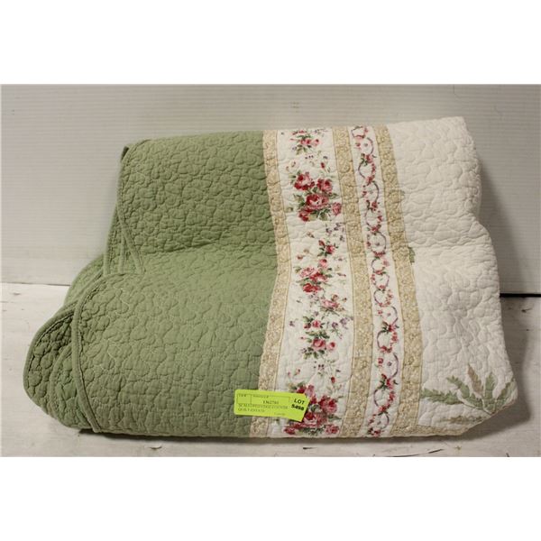 SCALLOPED EDGE COUNTRY QUILT-ESTATE