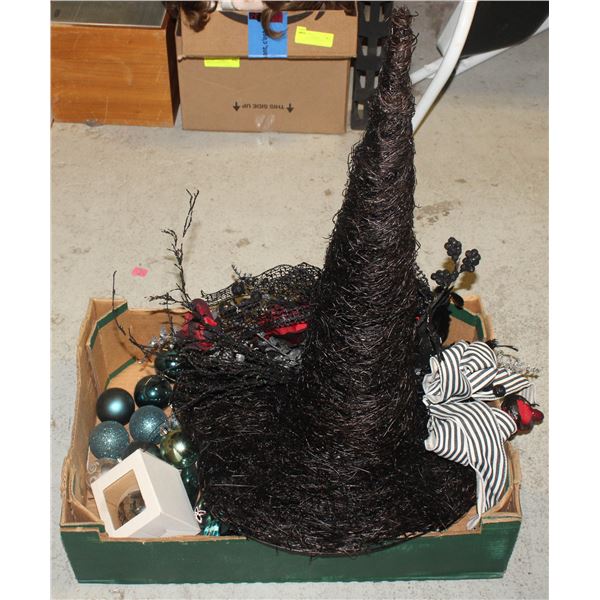 FLAT OF ASSORTED CHRISTMAS DECORATIONS