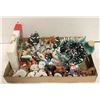 Image 1 : FLAT OF ASSORTED CHRISTMAS DECORATIONS