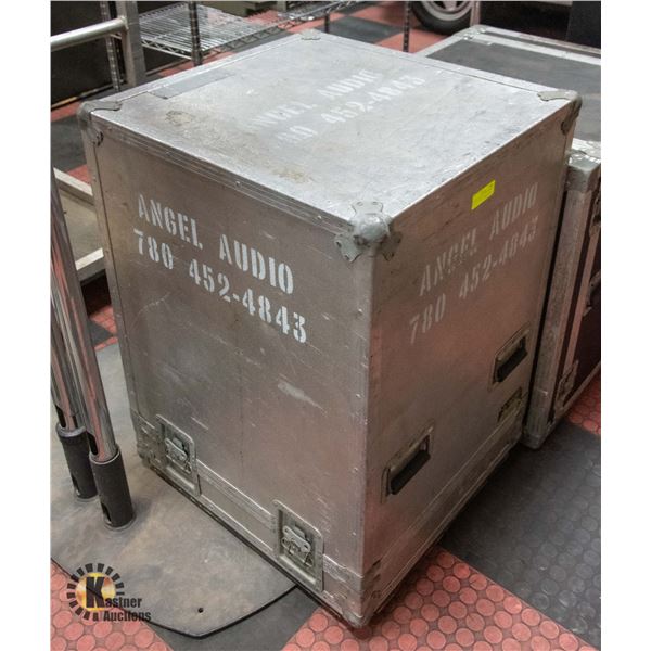 "ANGEL AUDIO" 34X25X24" SILVER CASE NO WHEELS