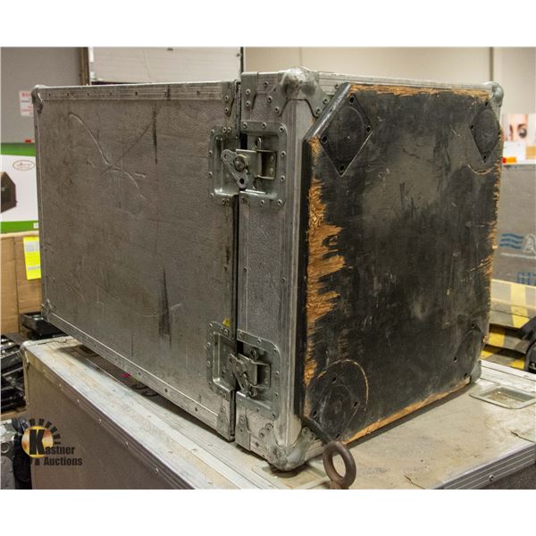 "WB-1"38X22X21 SILVER ROAD CASE NO WHEELS