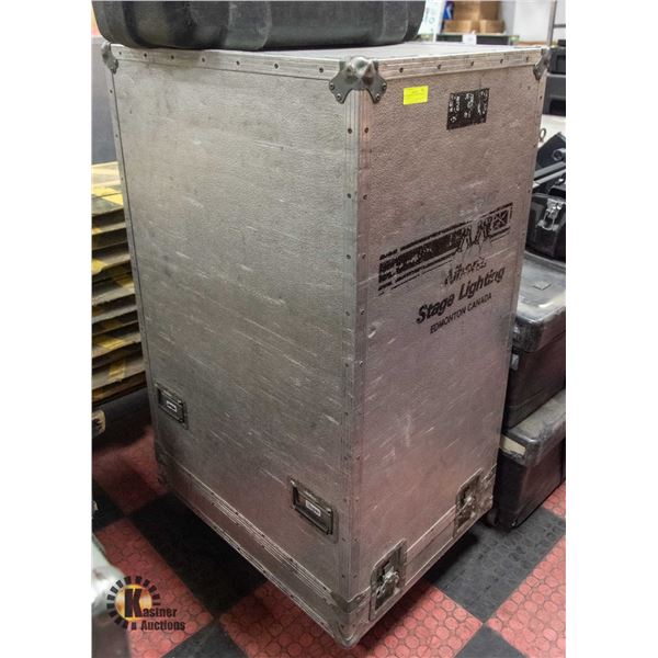 SILVER DISTRO CASE ON WHEELS 30X24X48"