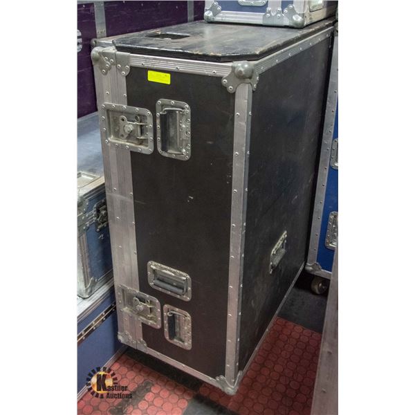 MED BLACK CONSOLE CASE 62X18X42" PLUS WHEELS