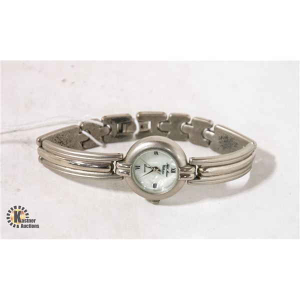 VINTAGE FIFTH AVE LADIES WATCH