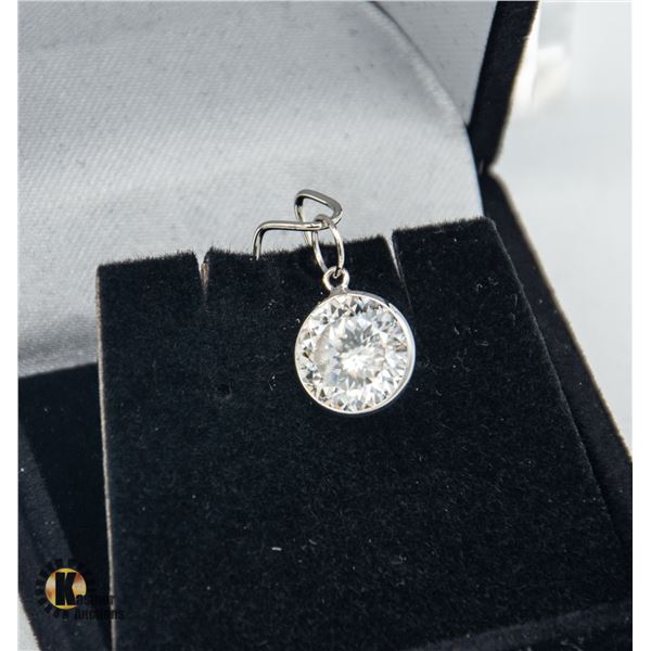 #1052(A)-10 KT YELLOW GOLD PENDANT WITH 3.00 CT