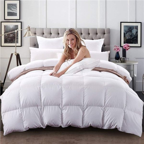 NEW WHITE GOOSE DOWN FULL SIZE COMFORTER