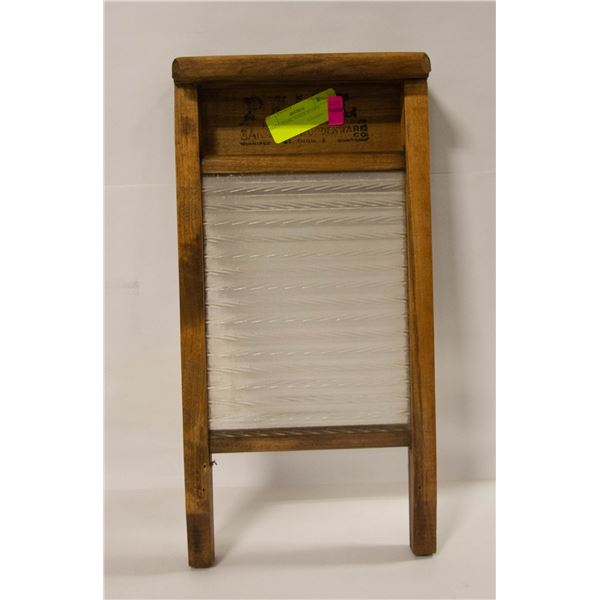 SMALL PEARL SCRUB BOARD