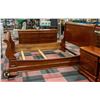 Image 1 : SOLID WOOD QUEEN SIZE BED - ALL WOOD SIDE