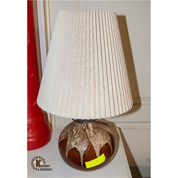 21" VINTAGE LAMP